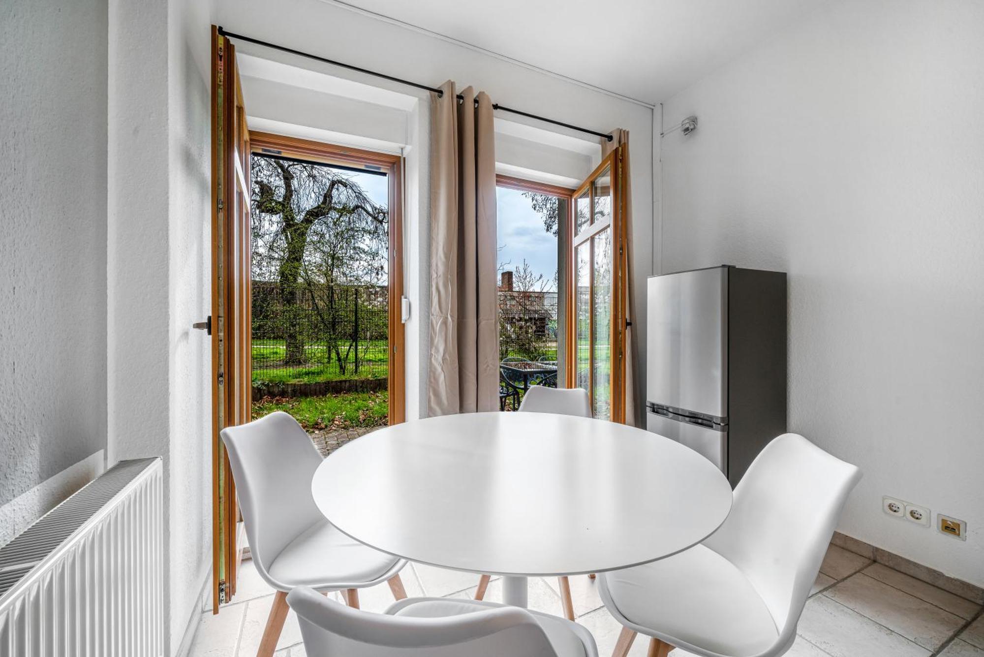 Lehastays - Apartments Buckau 16A I Kueche I Smart Tv Mit Netflix I Toller Innenhof มัคเดอบวร์ก ภายนอก รูปภาพ